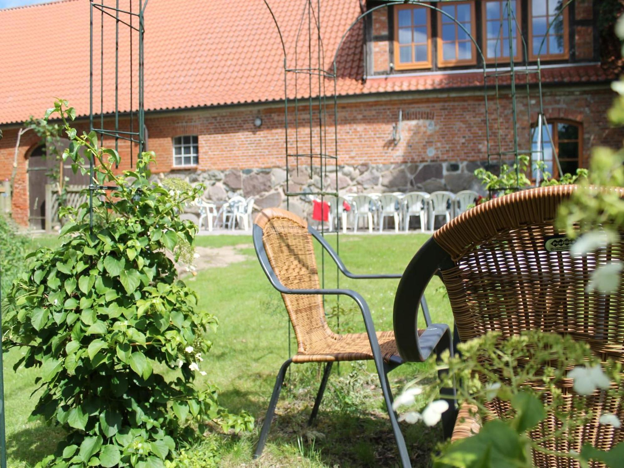 Willa Mansion In Gressow With Terrace Garden Bbq Pond Bicycles Zewnętrze zdjęcie