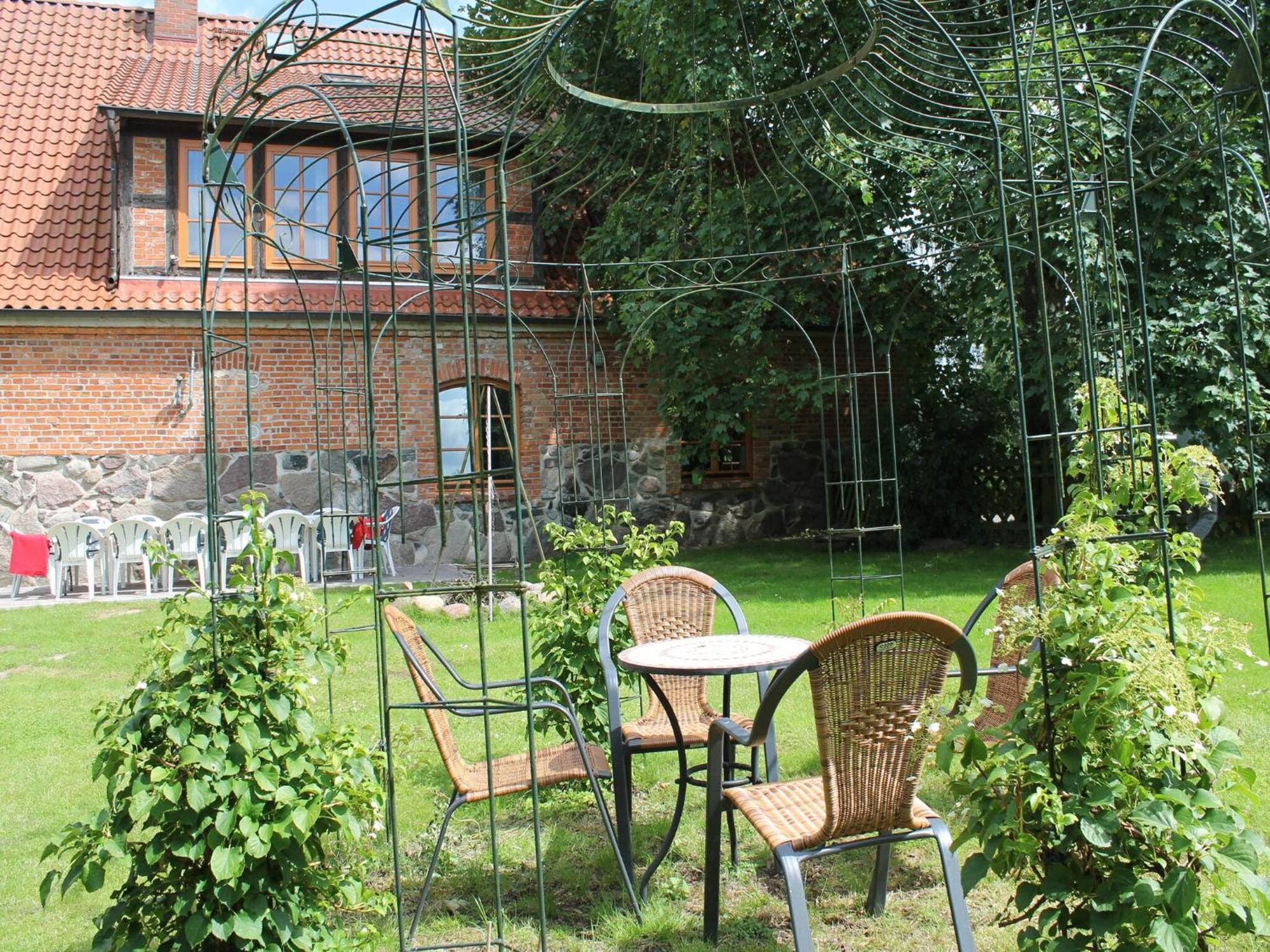 Willa Mansion In Gressow With Terrace Garden Bbq Pond Bicycles Zewnętrze zdjęcie